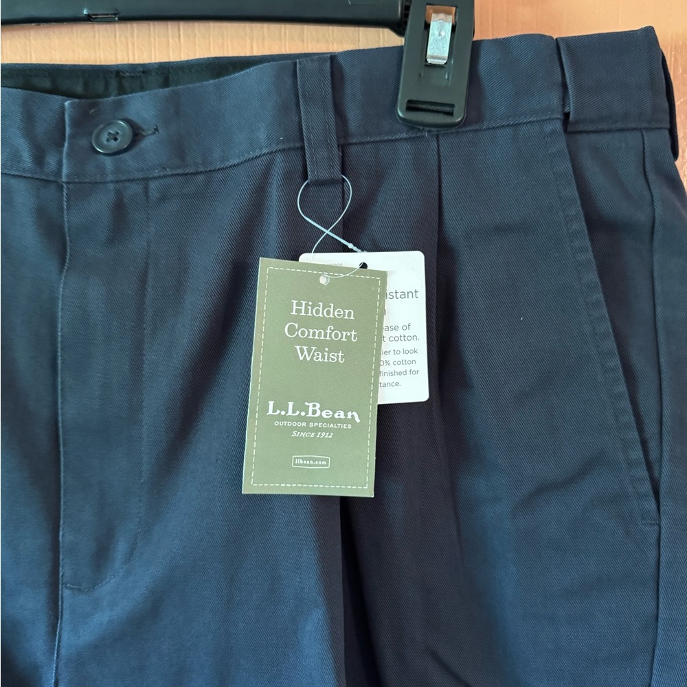 L.L. Bean Men’s Navy Classic Fit Chino Pants –Size 37x32 – NWT  Everyday Comfort - Picture 2 of 6